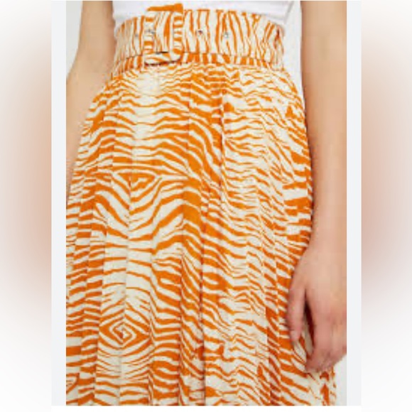 TOPSHOP Petite Pleated Tiger Print Midi Skirt - Picture 3 of 9